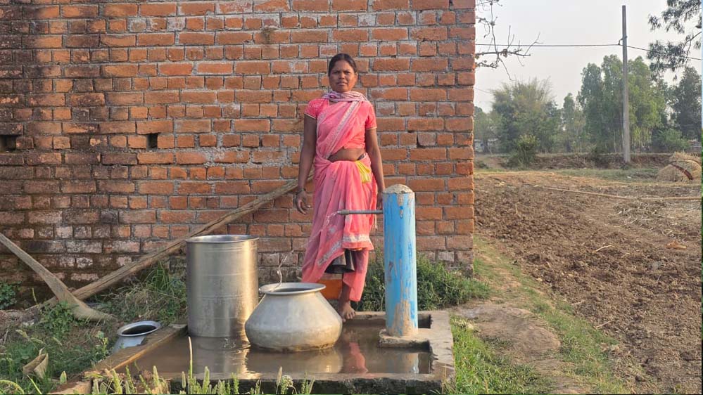 रायपुर : जल जीवन मिशन से संवरी बुलगा की तस्वीर, जीवंती बाई के घर तक पहुँचा शुद्ध पेयजल