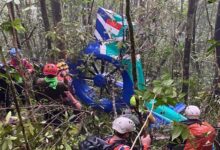 इंडोनेशिया विमान हादसा: लापता हेलीकॉप्टर का मलबा मिला, 8 लोगों की मौत