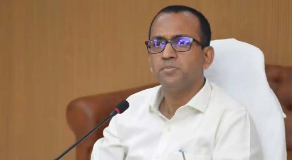 अम्बिकापुर : भाषा के आधार पर भेदभाव करने वाले किड्स एकेडमी पर कार्रवाई, 1 लाख रुपये का जुर्माना