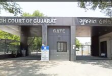 आप एक अनपढ़ आदमी हैं, अपनी शक्तियां भी नहीं जानते