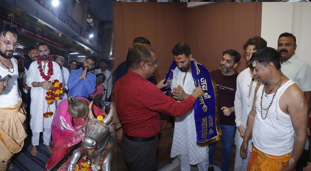 महाकाल के दरबार में अक्षय और टाइगर: नंदी के कान में कही मनोकामना, देश की तरक्की की कामना की, डिंपल कपाड़िया भी साथ