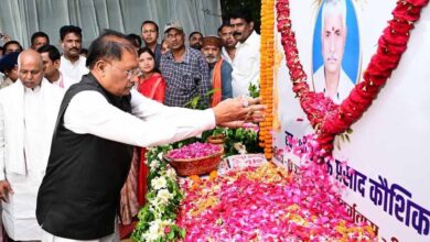 मुख्यमंत्री विष्णु देव साय ने स्व. भुलऊ प्रसाद कौशिक को दी भावभीनी श्रद्धांजलि