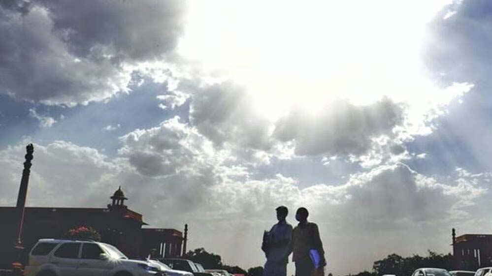 मध्य प्रदेश के 10 जिलों में भीषण गर्मी का अलर्ट, 21-23 अप्रैल तक लू का यलो अलर्ट, खजुराहो में तापमान 43 डिग्री के करीब