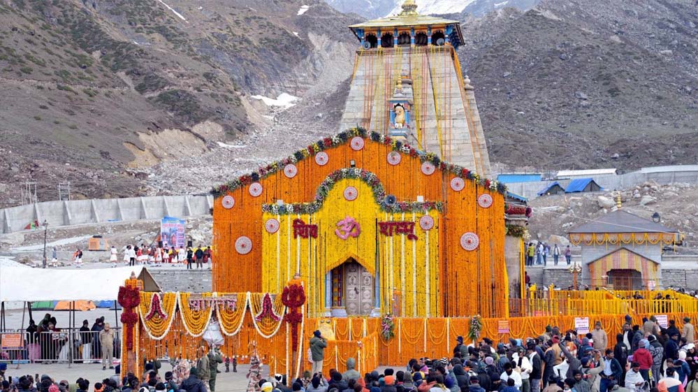 केदारनाथ यात्रा: आज सुबह 8 बजे खुलेगा केदारनाथ धाम के कपाट, भक्तों का उमड़ा भारी हुजूम
