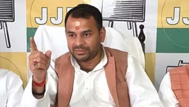 ‘राहुल गांधी को मीट-मुर्गा बनाएं, प्रियंका ही चला सकती हैं INDIA ब्लॉक’: तेज प्रताप यादव