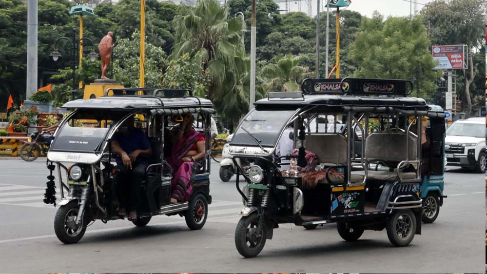 इंदौर में ट्रैफिक समस्या का समाधान, प्रशासन का कदम – अब ई रिक्शा पर लगेंगे रंग-बिरंगे स्टीकर और तय होंगे रूट