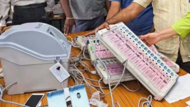 EVM के बटन पर गोंद या परफ्यूम लगाने पर होगी सख्त कार्रवाई, बंगाल चुनाव से पहले EC का अलर्ट