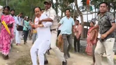 हुमायूं कबीर की कार पर हमला, सुवेंदु सरकार को दौड़ा-दौड़ाकर पीटा, बंगाल वोटिंग में हिंसा का तांडव