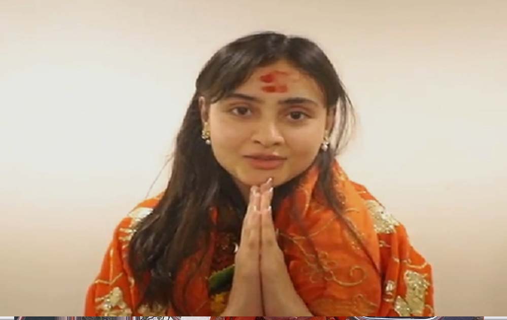 बाबा महाकाल के दर पहुंचे एक्ट्रेस जानकी बोदीवाला, नंदी महाराज के कानों में कहि मनोकामना