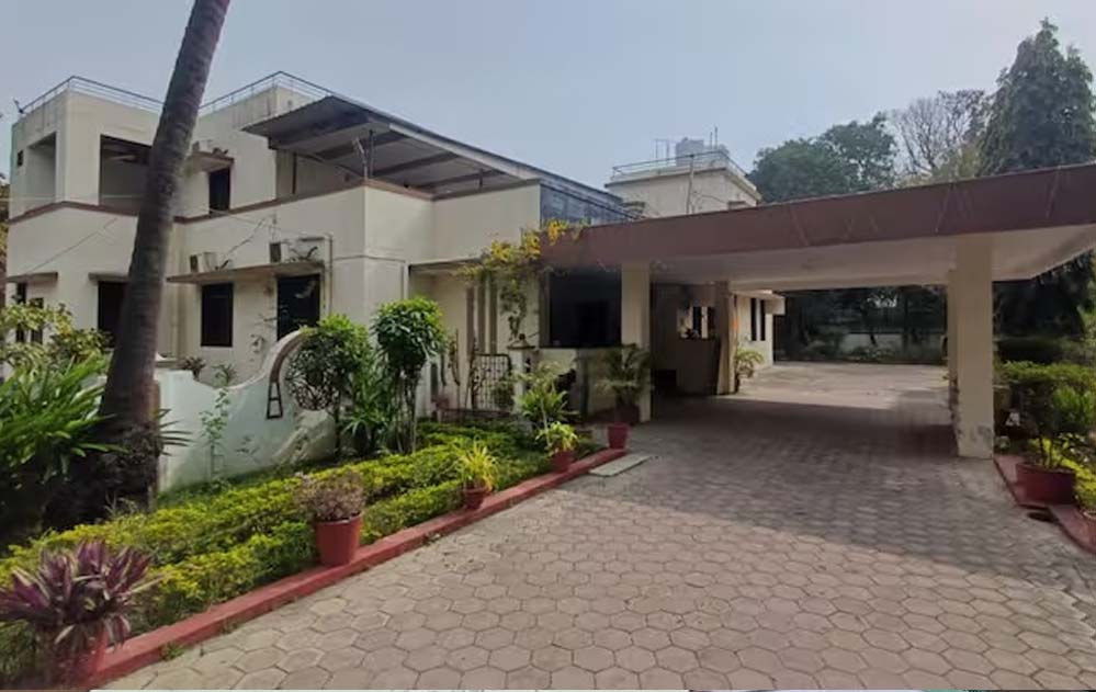 BJP विधायक सहित 6 को बंगला खाली करने का नोटिस, विधायक बोले – CM के पदचिह्नों पर चल रहे, किराया तक नहीं दे रहे मालवीय