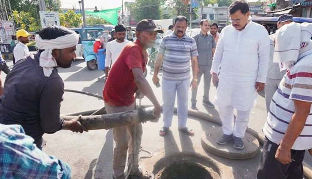 पानी की आपूर्ति और साफ-सफाई व्यवस्था में कोताही बर्दाश्त नहीं करेंगे: ऊर्जा मंत्री तोमर