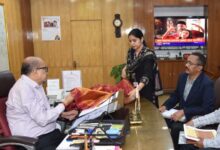 रायपुर : राज्यपाल ने कोसा वस्त्रों के नवाचार और बुनकरों के आर्थिक सशक्तिकरण पर दिया जोर