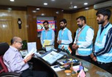 रायपुर : राज्यपाल डेका से फिल परमार्थ आश्रम के संस्थापक ने की भेंट