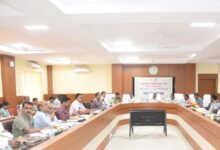 रायपुर : कैबिनेट मंत्री राजेश अग्रवाल की मौजूदगी में डीएमएफ शासी परिषद की बैठक