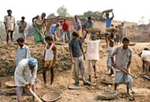 कोरिया : ’राज्य से आए तकनीकी अधिकारी एस के साहू ने परखी मनरेगा कार्यों की गुणवत्ता’