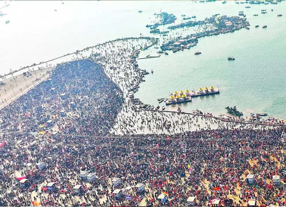 योगी सरकार में विदेशी श्रद्धालुओं का बढ़ा भरोसा, प्रयागराज बना आध्यात्मिक पर्यटन का केंद्र