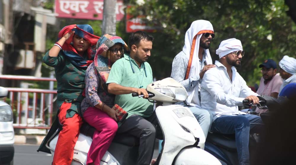 छतरपुर के खजुराहो और नौगांव सबसे गर्म, ग्वालियर-उज्जैन में लू का अलर्ट, 20 शहरों में हीटवेव