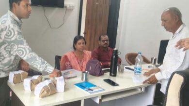 रायपुर : खाद्य एवं औषधि प्रशासन टीम ने की गुणवत्ता जांच,स्वच्छता में कमी पर दुकान को नोटिस रायपुर : खाद्य एवं औषधि प्रशासन टीम ने की गुणवत्ता जांच,स्वच्छता में कमी पर दुकान को नोटिस
