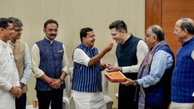 AAP को बड़ा झटका, 7 बागी सांसदों की बीजेपी में एंट्री को मिली सभापति की मंजूरी