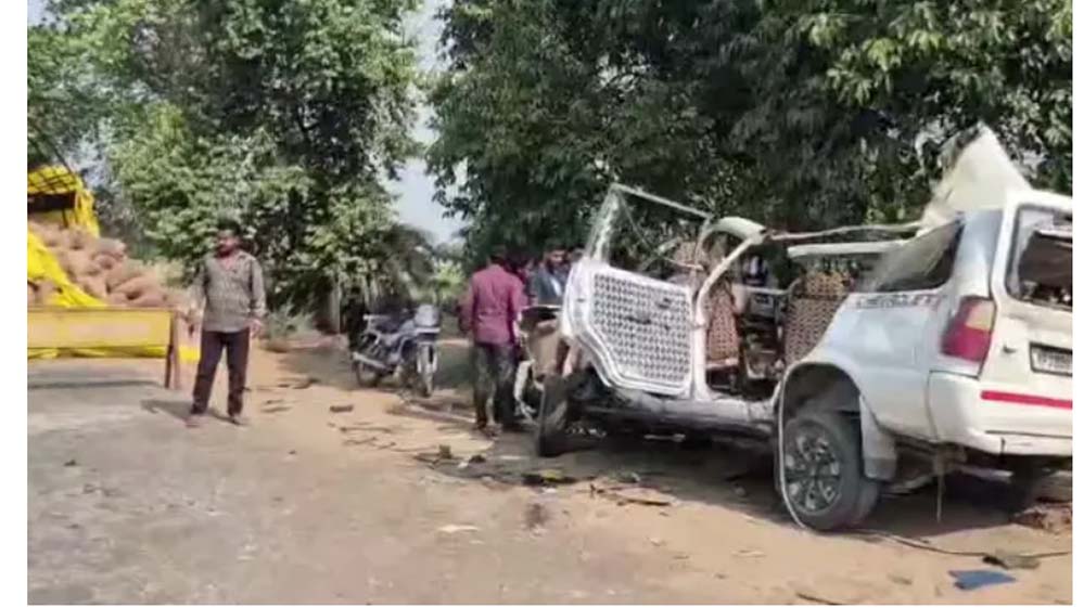 टवेरा और ट्रैक्टर-ट्रॉली की भिड़ंत में 5 की मौत, 7 घायल; नर्मदापुरम-पिपरिया हाईवे पर हुआ दर्दनाक हादसा