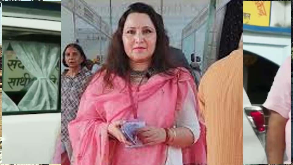 ‘हमने एक पर ही समाप्त कर दिया, आप इस जमाने की होकर 5 बच्चे कर रही हो’: IAS विदिशा मुखर्जी का प्रसूता पर हमला