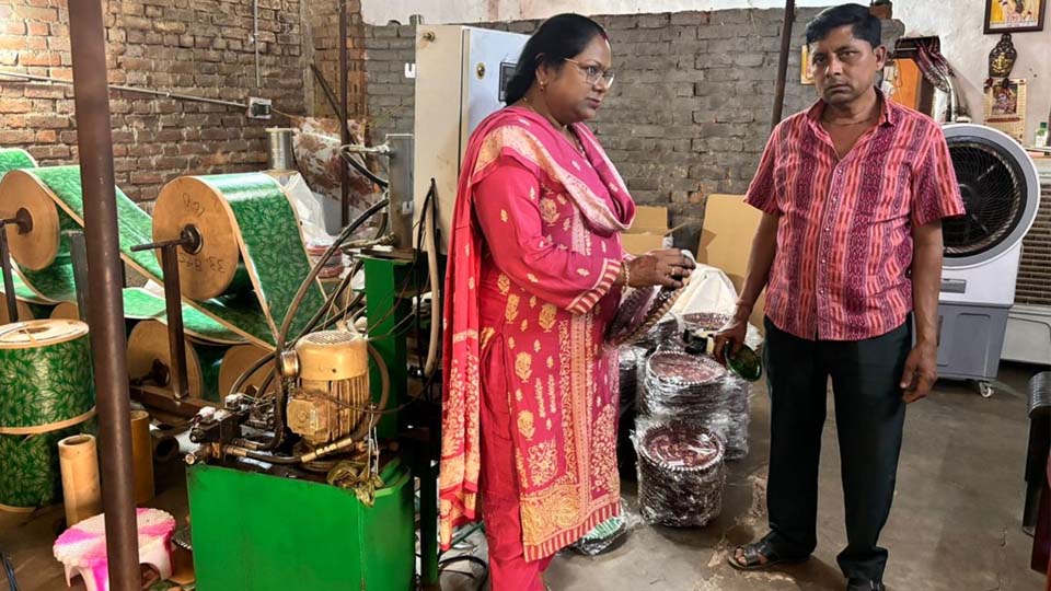 रीता यादव ने रायगढ़ का किया दौरा, PMEGP और CMEGP योजनाओं के तहत युवा उद्यमियों की इकाइयों का निरीक्षण