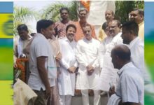 जनसेवा के पुरोधा को नमन, बाबूजी बिसाहू दास महंत की प्रतिमा पर उमड़ा श्रद्धा का सैलाब