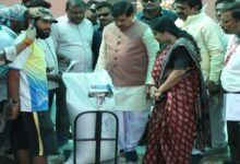 एक्शन में डॉ. मोहन यादव: अचानक खरीदी केंद्र पहुंचे, किसानों के साथ चाय पर चर्चा, CM ने पूछी भुगतान और तौल व्यवस्था