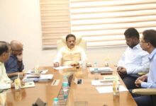 विभागीय अधिकारी एवं निर्माण एजेंसी आपसी समन्वय से समय-सीमा में पूर्ण करें कार्य: उप मुख्यमंत्री शुक्ल