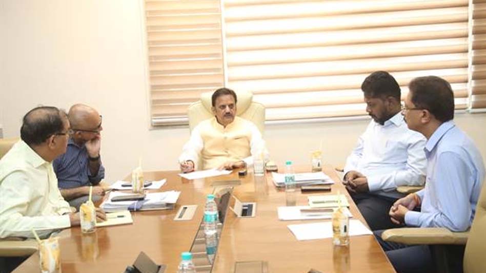 विभागीय अधिकारी एवं निर्माण एजेंसी आपसी समन्वय से समय-सीमा में पूर्ण करें कार्य: उप मुख्यमंत्री शुक्ल