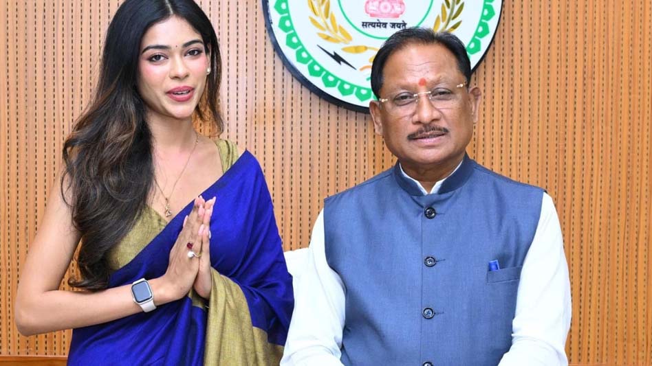 CM साय से मिली मिस इंडिया छत्तीसगढ़ अनुष्का सोन, विधानसभा में ऐतिहासिक सत्र सुनने पहुंची थी