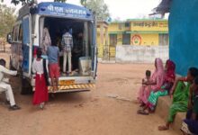 ​वनांचलों की ‘संजीवनी’ बनी मोबाइल मेडिकल यूनिट: साढ़े तीन माह में 2000 से अधिक ग्रामीणों का हुआ निःशुल्क उपचार