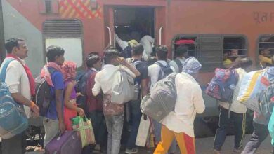 LPG संकट ने बढ़ाई प्रवासियों की मुसीबत, काम छोड़कर गांव लौट रहे मजदूर