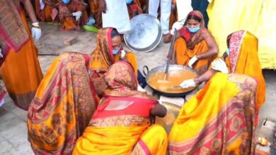 बस्ती का ‘राम जी पेड़ा’ देश-विदेश में धूम, मुस्लिम महिलाएं बना रहीं देसी मिठाई