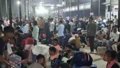 सूरत में गैस संकट से हाहाकार, सिलेंडर की कमी से हजारों श्रमिकों का पलायन