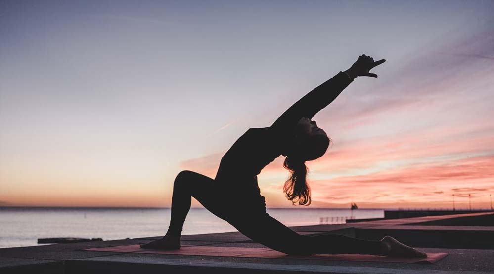 पीरियड्स के दर्द और तनाव से राहत दिलाने वाले योगासन, आयुष मंत्रालय की सलाह