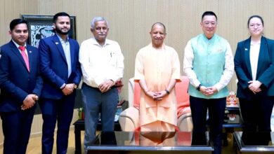 मुख्यमंत्री योगी आदित्यनाथ से सिंगापुर के उच्चायुक्त साइमन वोंग ने की शिष्टाचार भेंट