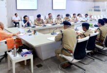 योगी के निर्देश पर कालाबाजारी पर बड़ा प्रहार, 233 एफआईआर