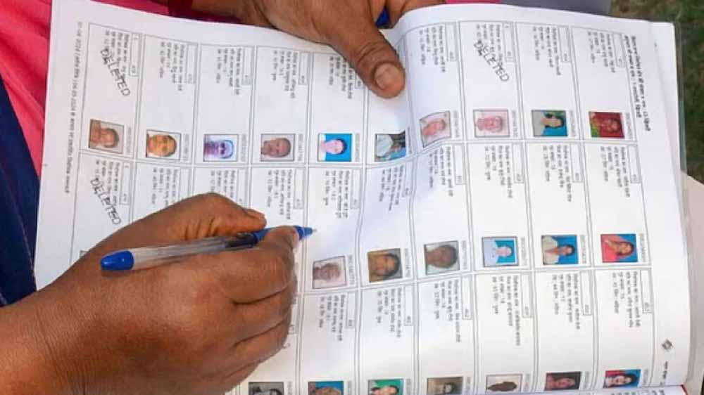 योगी के गढ़ से लेकर लखनऊ तक वोट घटे, चुनावी गणित पूरी तरह बदलने के संकेत