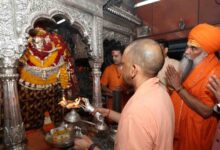 बाबा विश्वनाथ और कालभैरव के दरबार में सीएम योगी, वाराणसी में की पूजा