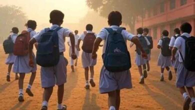 निजी स्कूलों की मनमानी पर सख्ती: फीस, किताब और यूनिफॉर्म पर प्रशासन का शिकंजा