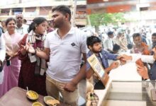 काशी की प्रसिद्ध कचौड़ी-पूरी का स्वाद लेते दिखे सीएम मोहन यादव, सादगी ने जीता लोगों का दिल