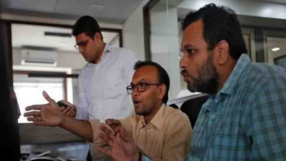 फिजिक्सवाला शेयर में गिरावट के बीच एलारा सिक्योरिटीज की खरीदारी की सलाह, 35% तेजी का अनुमान फिजिक्सवाला शेयर में गिरावट के बीच एलारा सिक्योरिटीज की खरीदारी की सलाह, 35% तेजी का अनुमान