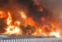 विकास नगर में भीषण आग, 50+ झुग्गियां राख, सिलेंडर ब्लास्ट से मचा हड़कंप