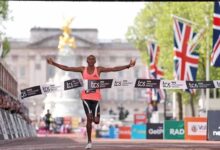 सेबास्टियन सावे ने रचा इतिहास, लंदन मैराथन में तोड़ा 2 घंटे का रिकॉर्ड