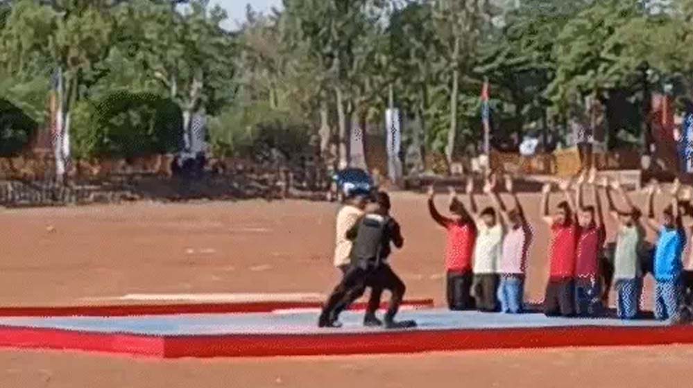 भोपाल में लाल परेड ग्राउंड पर NSG कमांडो ने दिखाया पावर शॉ