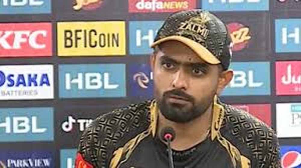 बाबर आजम फिर सवालों के घेरे में, स्ट्राइक रेट पर पत्रकार से तीखी बहस बाबर आजम फिर सवालों के घेरे में, स्ट्राइक रेट पर पत्रकार से तीखी बहस