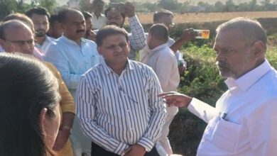 प्रभारी मंत्री कुशवाह का औचक निरीक्षण: सरकारी कार्यों का मूल्यांकन