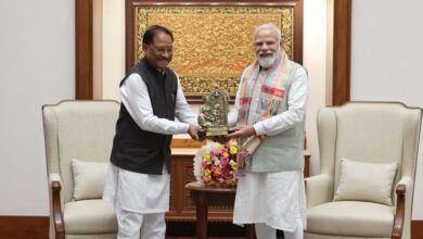 बस्तर 2.0 की शुरुआत: मुख्यमंत्री साय ने पीएम मोदी को दिया आमंत्रण, विकास का ब्लूप्रिंट सौंपा