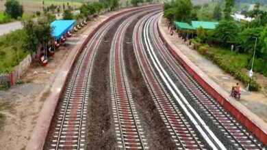 800 मीटर का ट्रैक तैयार, जुलाई से शुरू होगी नई रेल लाइन, कई गांव होंगे कनेक्ट 800 मीटर का ट्रैक तैयार, जुलाई से शुरू होगी नई रेल लाइन, कई गांव होंगे कनेक्ट